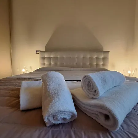 Dimora Di Bacco Apartment *